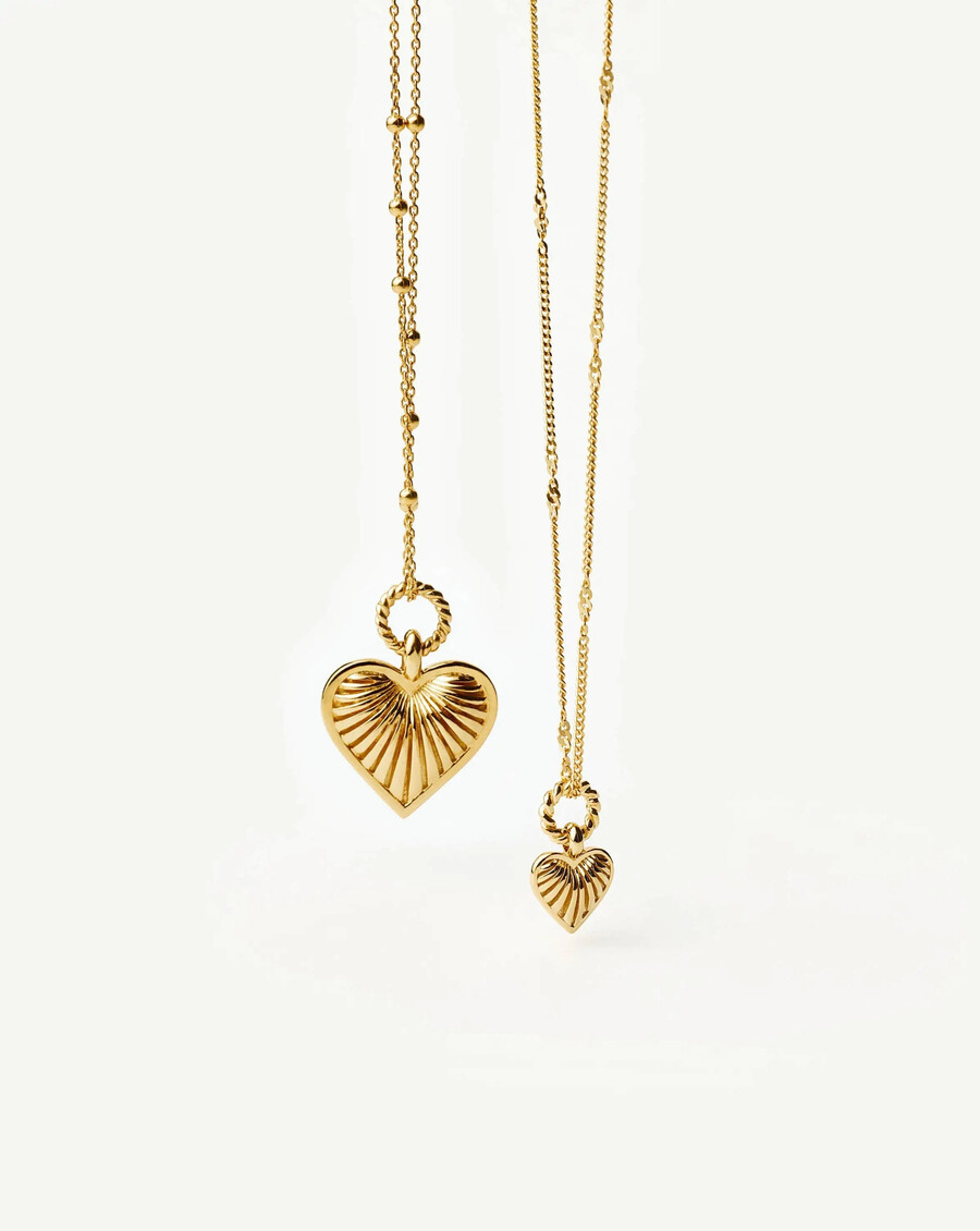 collar con dije de corazón de cresta