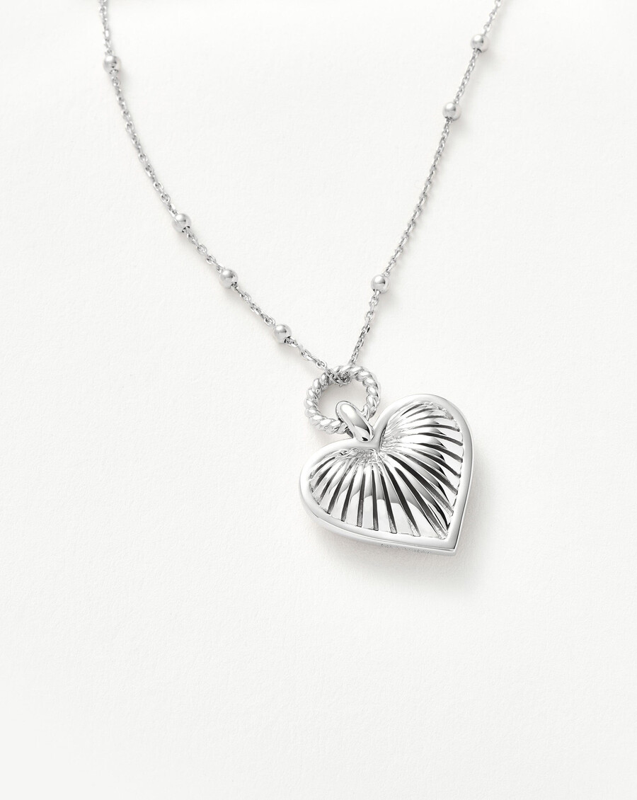collar con colgante de corazón de cresta - chapado en plata