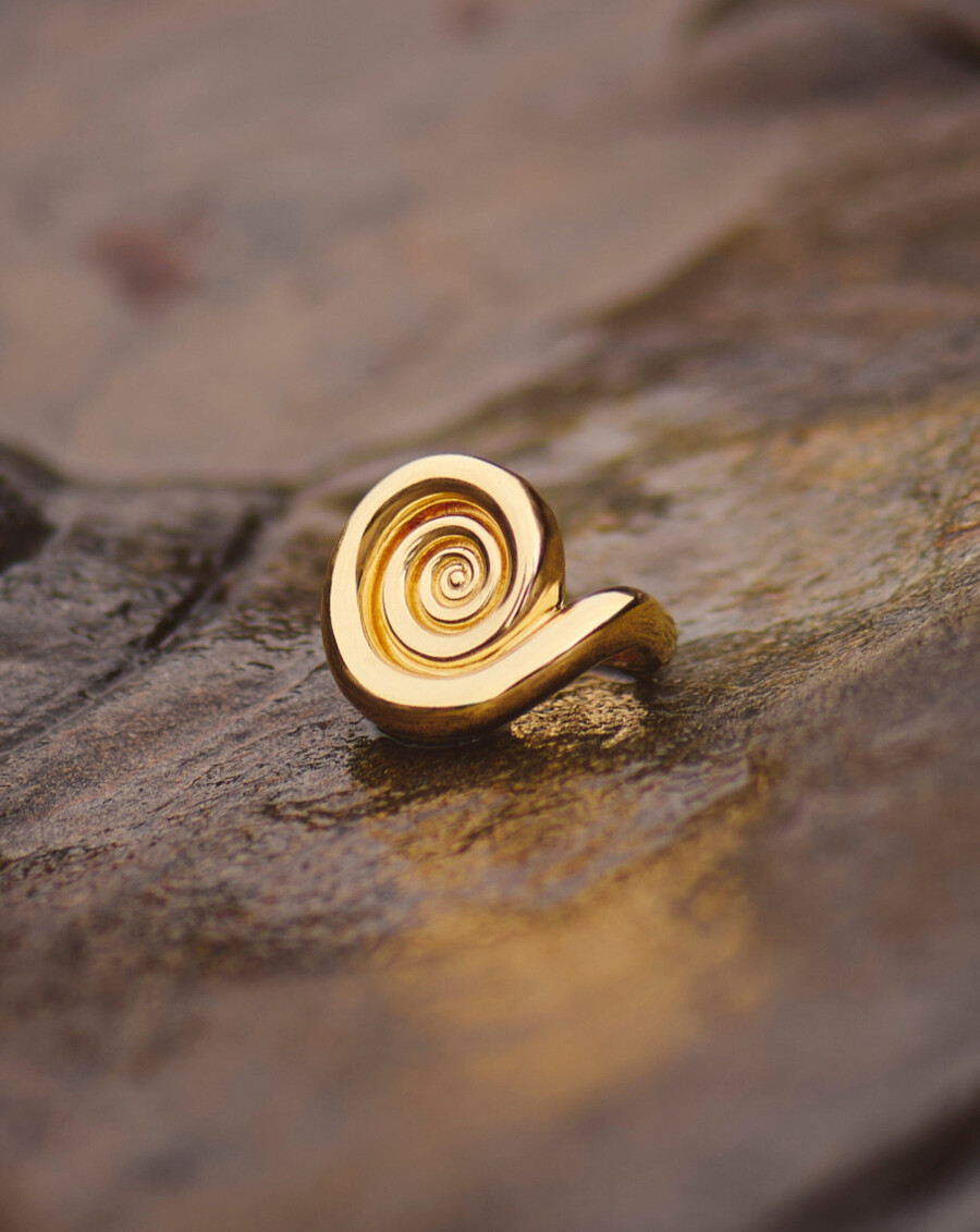 anillo con declaración en espiral - oro
