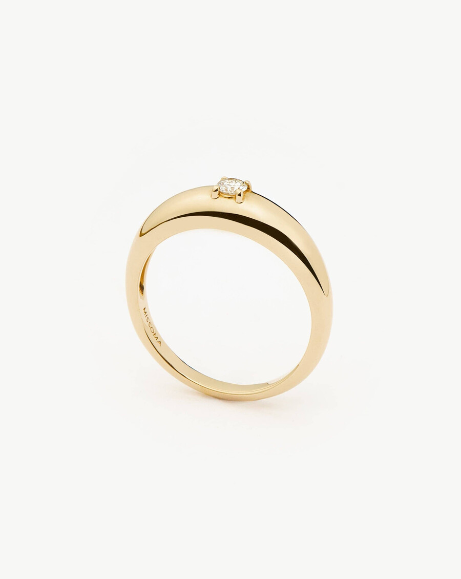 anillo clásico de oro macizo de 14 k con un diamante y cúpula