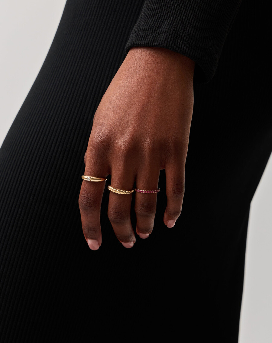 anillo de rubí de media eternidad en oro macizo de 14 k