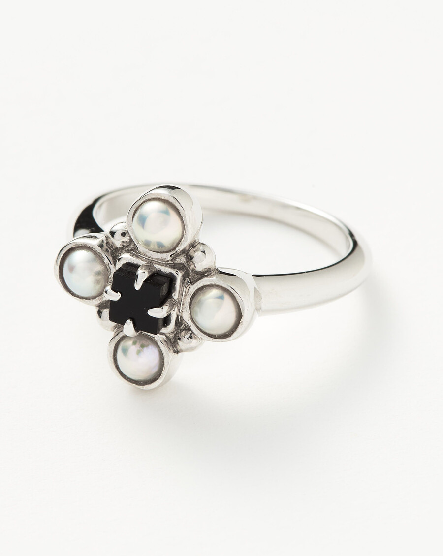 anillo cuarteto de harris reed - plata de ley perla y ónix negro
