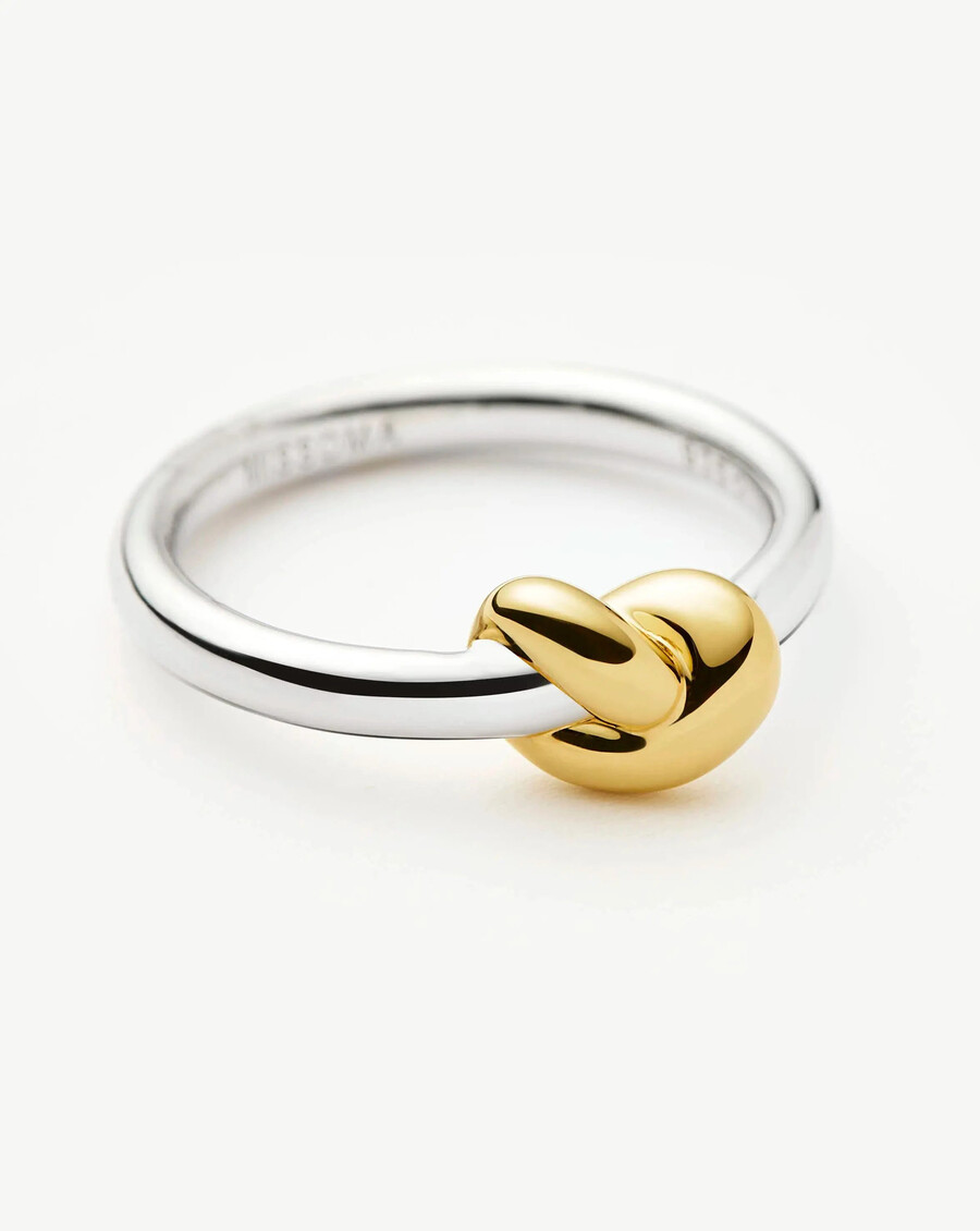 anillo apilable con nudo de lucy williams - oro y plata