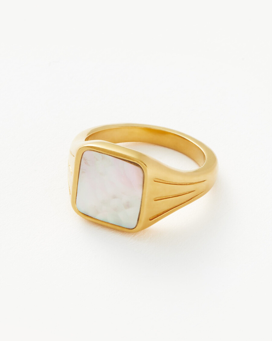 anillo de sello cuadrado de lucy williams