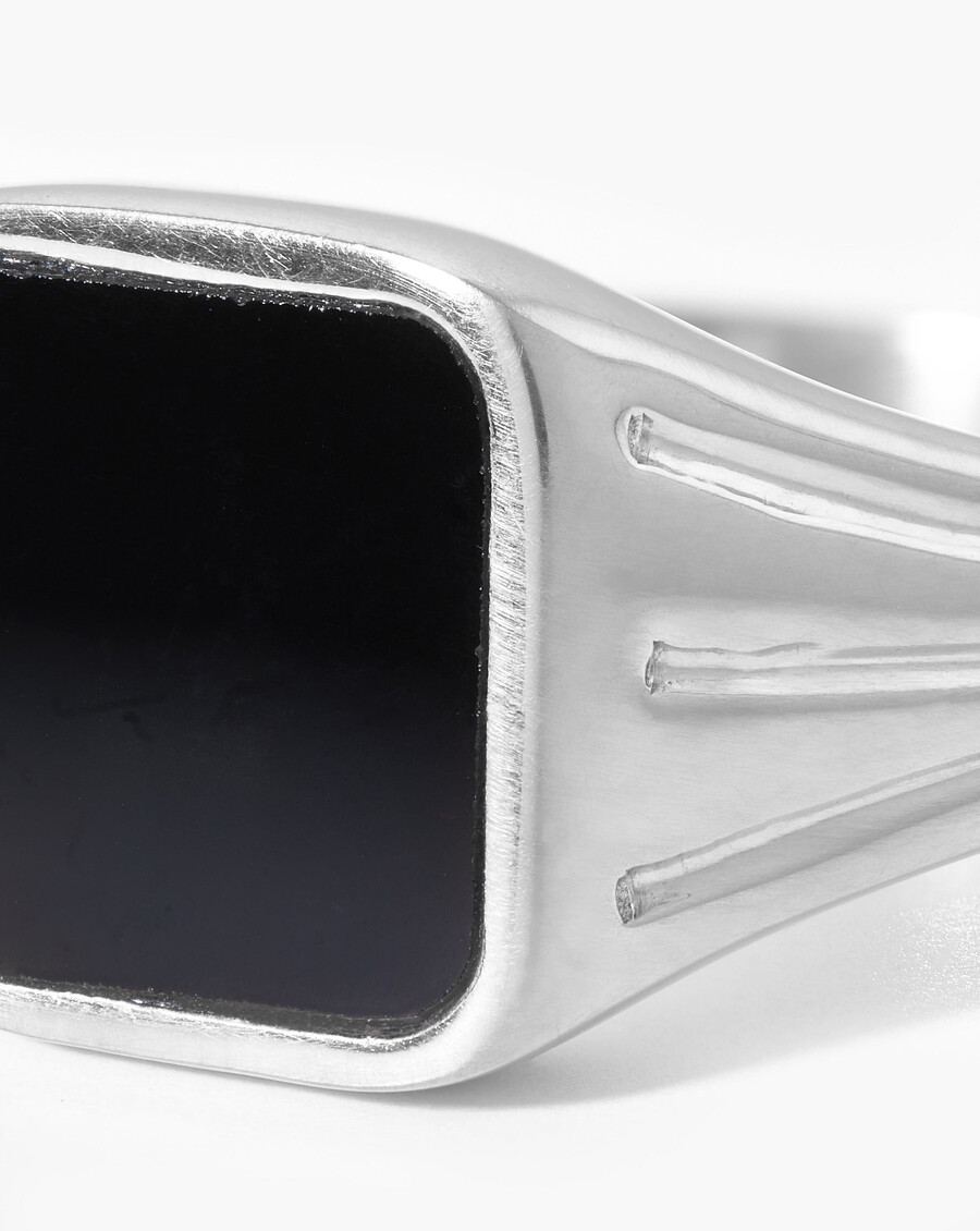 anillo de sello cuadrado de lucy williams