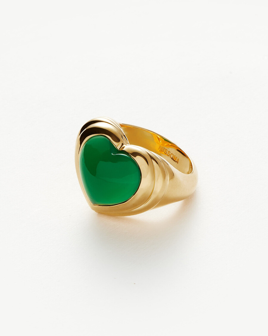 anillo de piedras preciosas con forma de corazón de gelatina