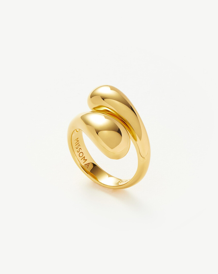 anillo cruzado escultural savi - oro vermeil de 18 k