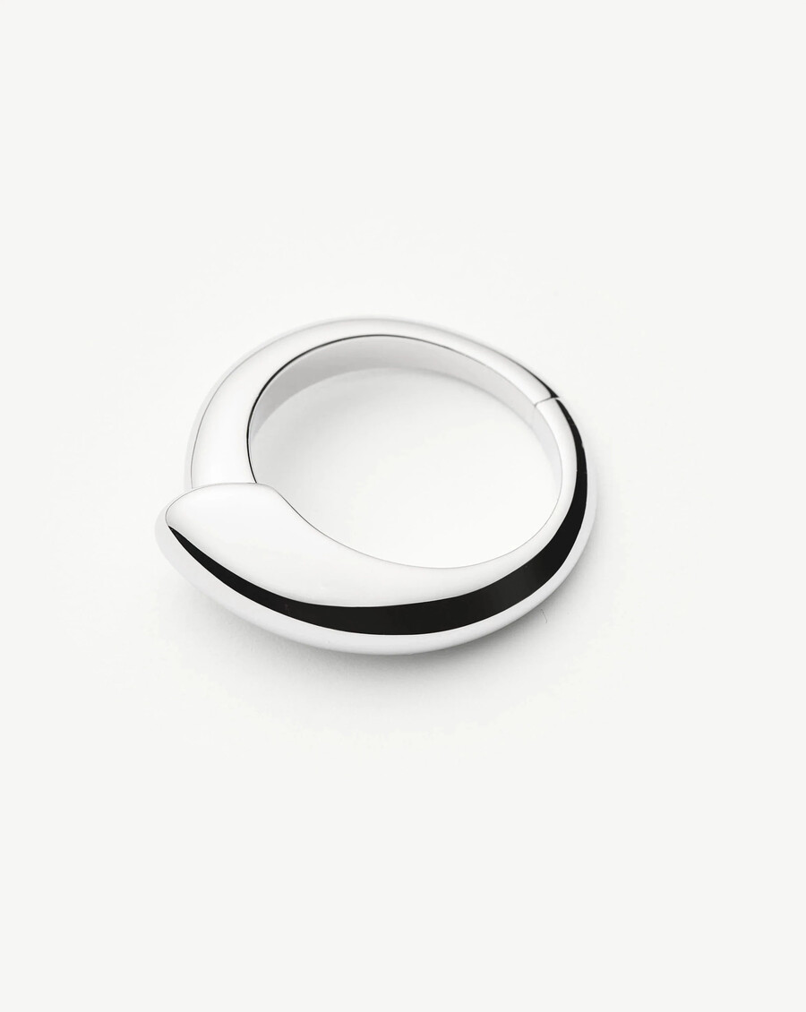 anillo apilable con cresta escultural - plata